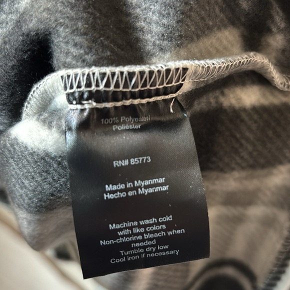 NWOT O’Neill Woman’s Julia Pullover Hooded jacket in XXL black/white - Picture 7 of 7